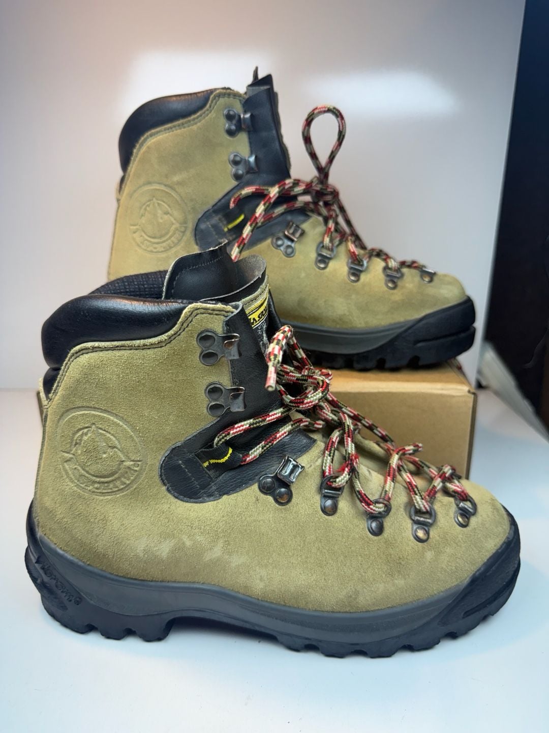 La Sportiva Makalu Hiking Boots Size US 8.5 EU 41.5 Boots vibrant Italy Suede 2