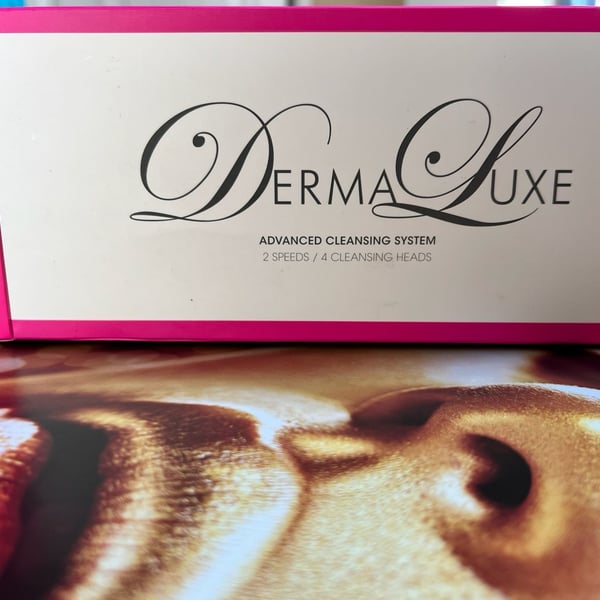 DermaLuxe Advanced Cleansing System Pink Facial Cleansing Brush Set