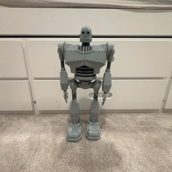 Warner Bros. The Iron Giant 14 Inch Light & Sound Walking Robot Toy