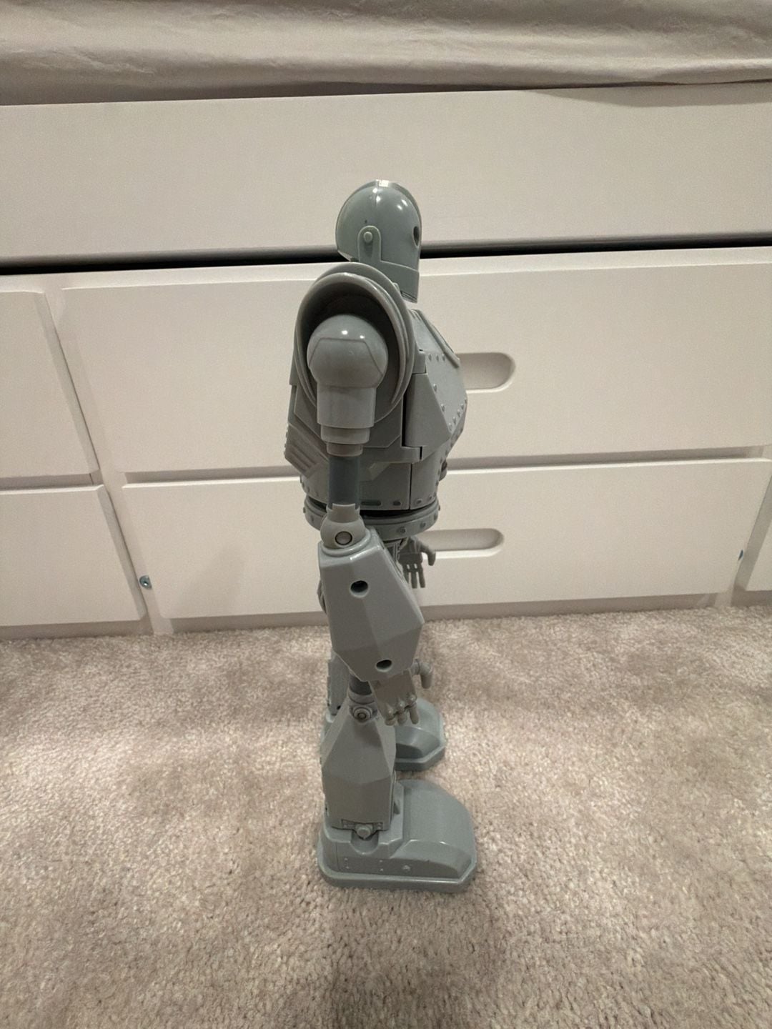 Warner Bros. The Iron Giant 14 Inch Light & Sound Walking Robot Toy 4