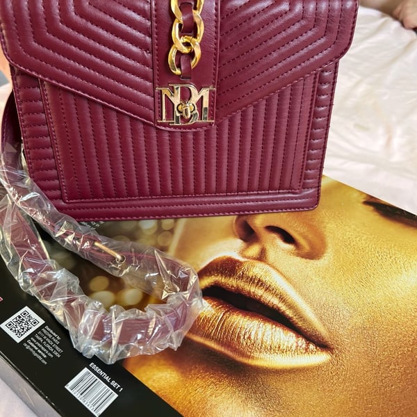 N Dism Women's Quilted Crossbody Bag Burgundy Gold Chain