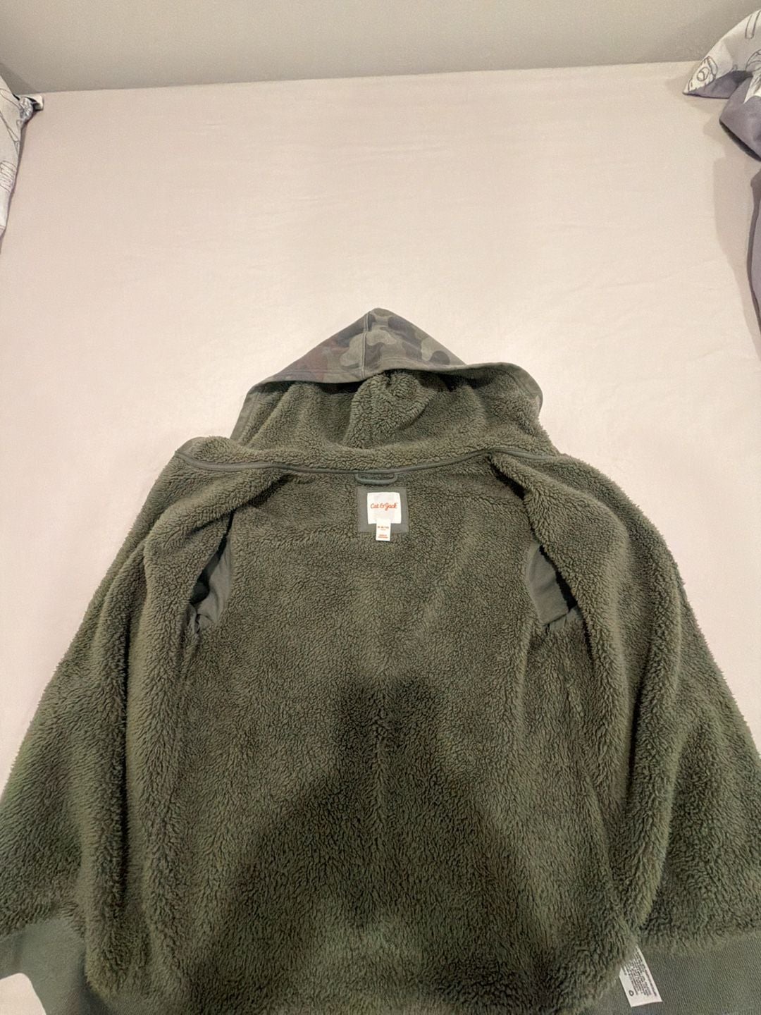 Cat & Jack Camouflage Sherpa Lined Full-Zip Hoodie Size M (8/10) 4