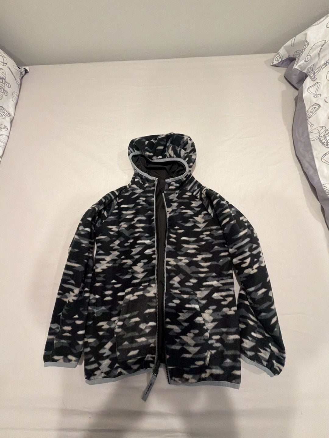 Eddie Bauer Reversible Fleece Jacket Size S (7/8) Black Camo 2