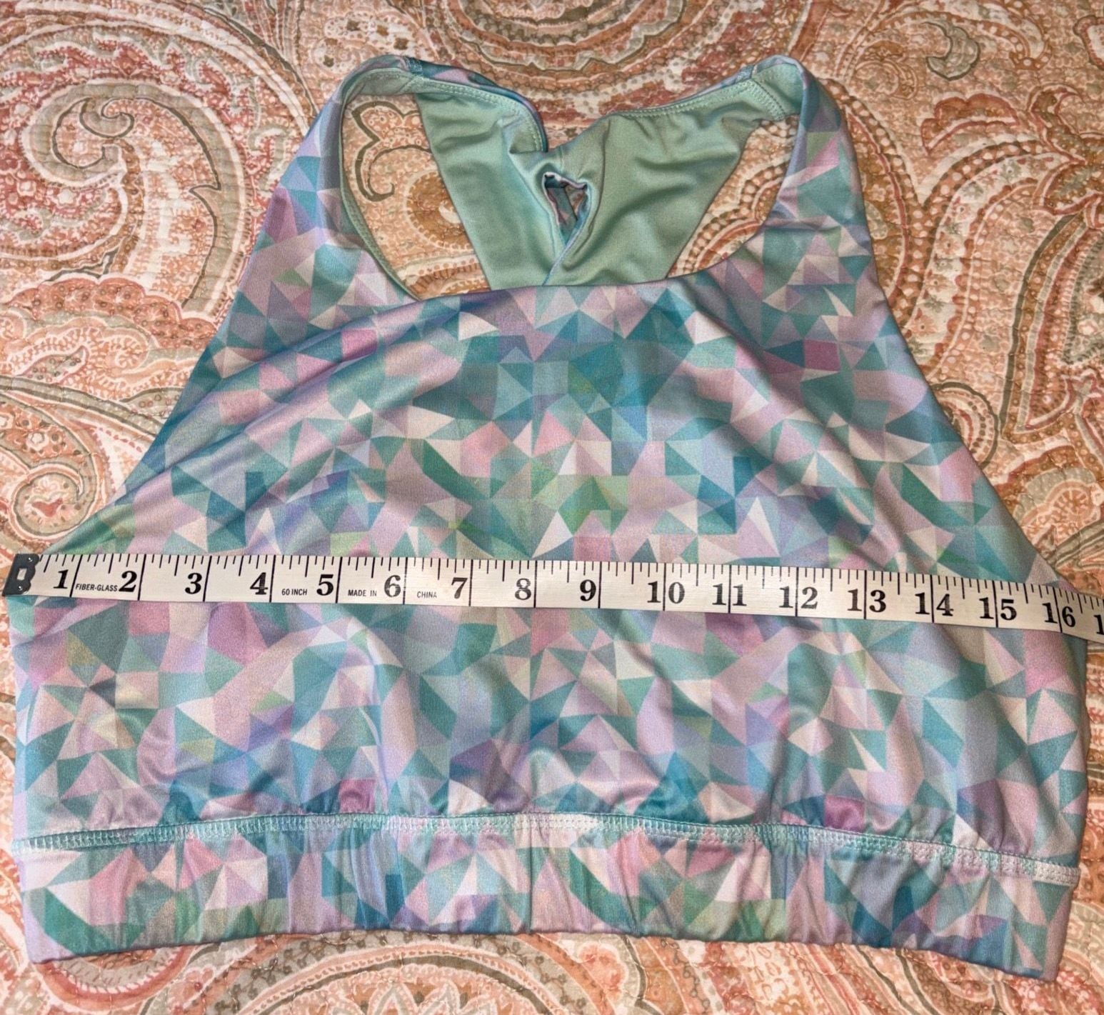 Preowned condition Tek Gear Geometric Print Sports Bra Size 1X 9