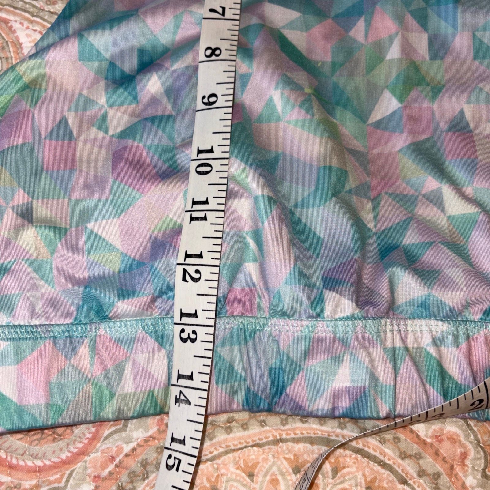Preowned condition Tek Gear Geometric Print Sports Bra Size 1X 12