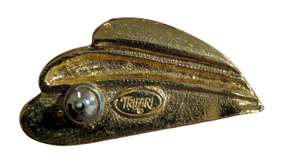 Trifari Gold Tone And Cream Enamel Wing Stud Earrings 3
