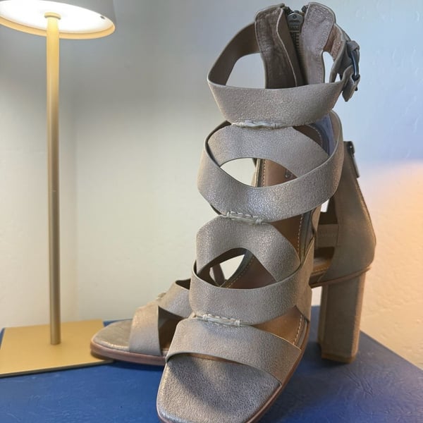 Donald Pliner Izze Sandals Women's UD 10M Light Taupe Leather Block Heel 