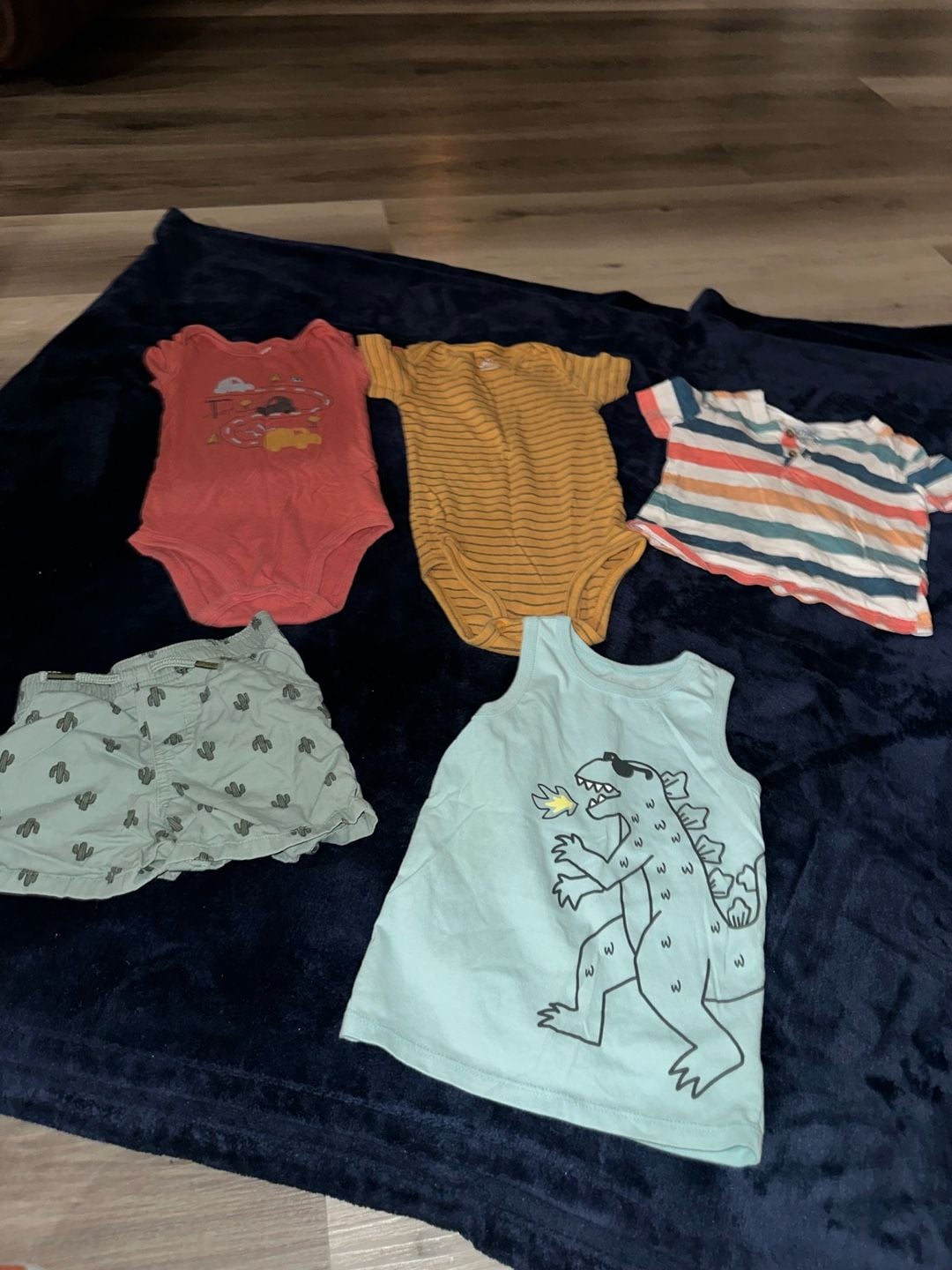 Carter's Baby Bodysuit Set Size 24M Multicolor Striped Dinosaur Lot 1
