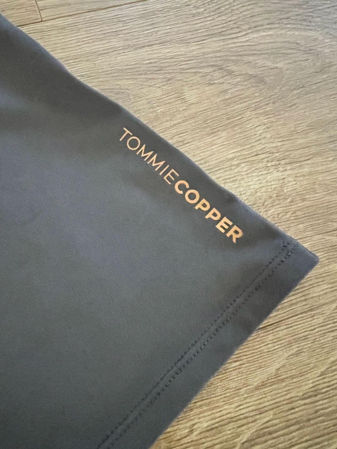 Tommie Copper Shoulder Support Shirt Size M Gray Athletic Compression 5