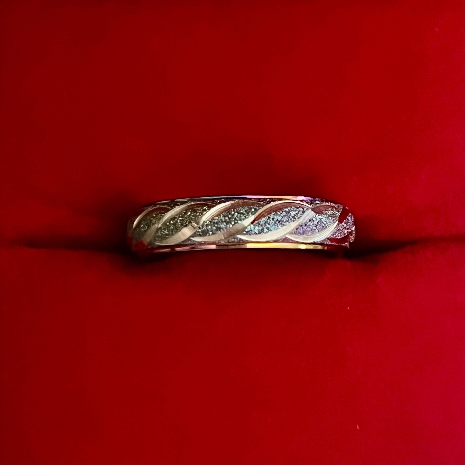 Rainbow Titanium Twist Band Ring Textured Iridescent Band Size 6 3