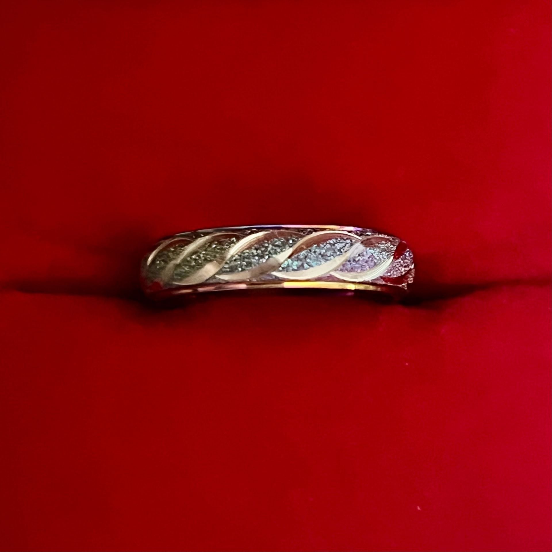Rainbow Titanium Twist Band Ring Textured Iridescent Band Size 6 4
