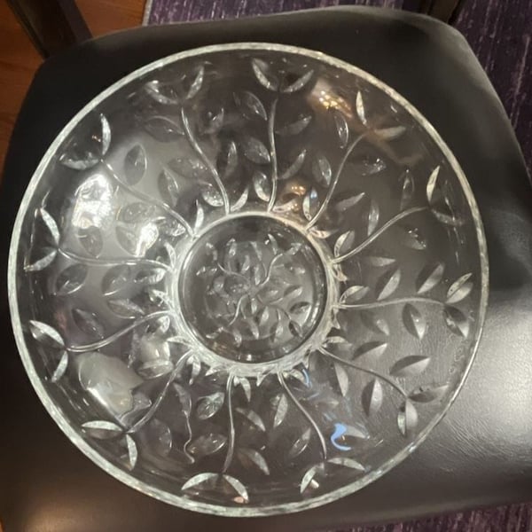 Vintage Clear Pressed Glass Leaf Pattern Serving Bowl