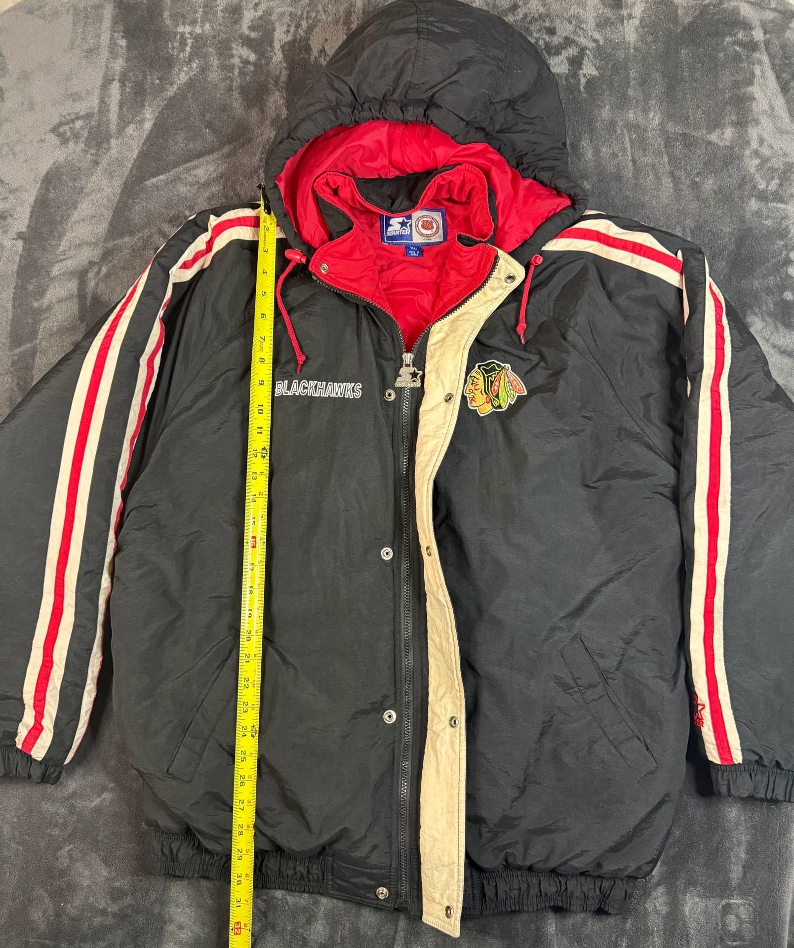 Starter Chicago Blackhawks Winter Jacket Size XL Black NHL Hockey Puffer#136 2