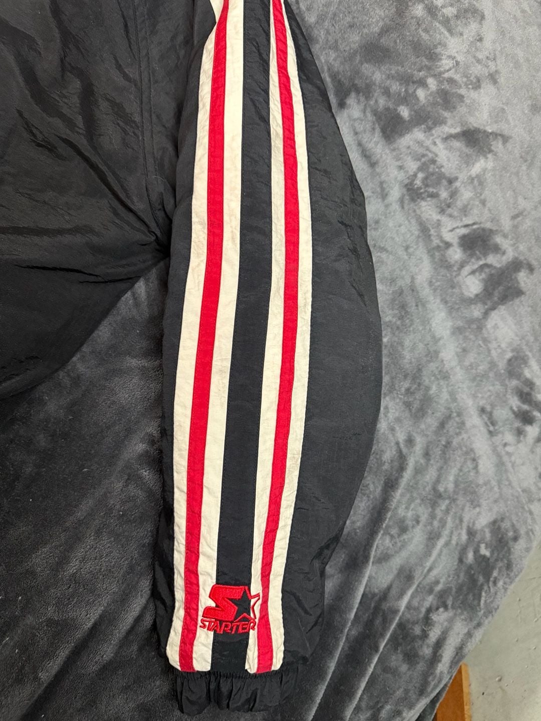 Starter Chicago Blackhawks Winter Jacket Size XL Black NHL Hockey Puffer#136 5