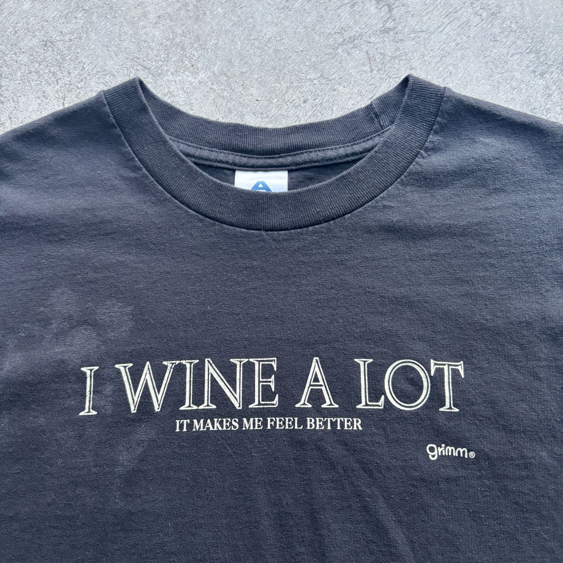 2000’s Vintage Y2K I Wine A Lot Graphic T-Shirt Black Cropped Size XL 3