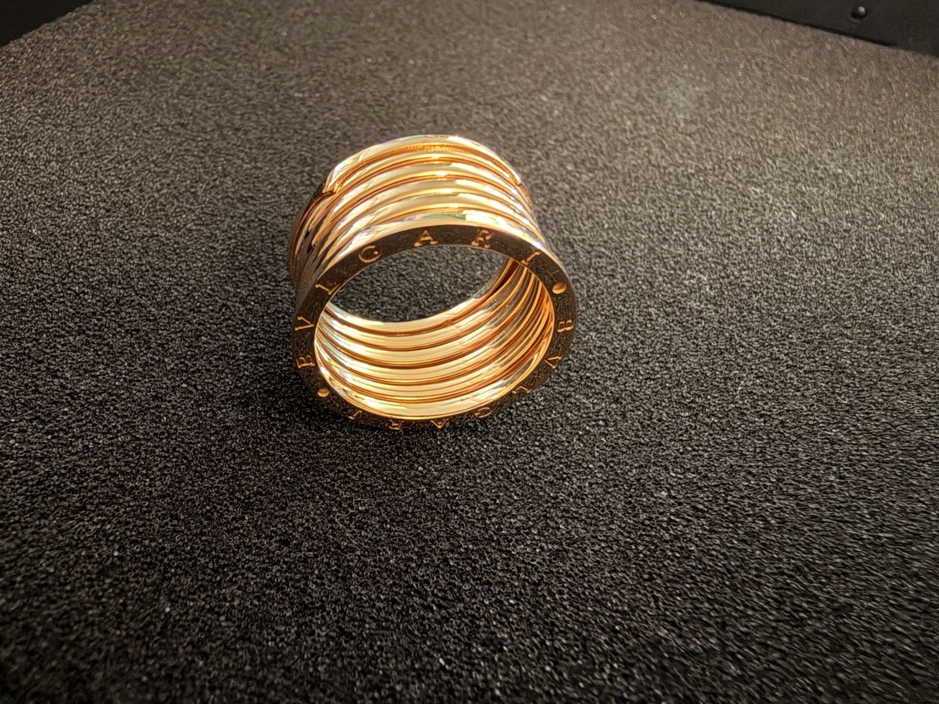 18k Yellow Gold Five Band Ring Brand New.Firm Price. 2