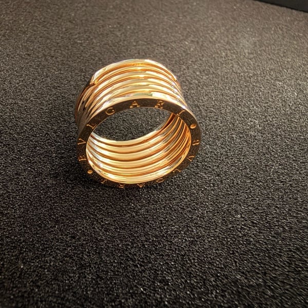 18k Yellow Gold Five Band Ring Brand New.Firm Price.