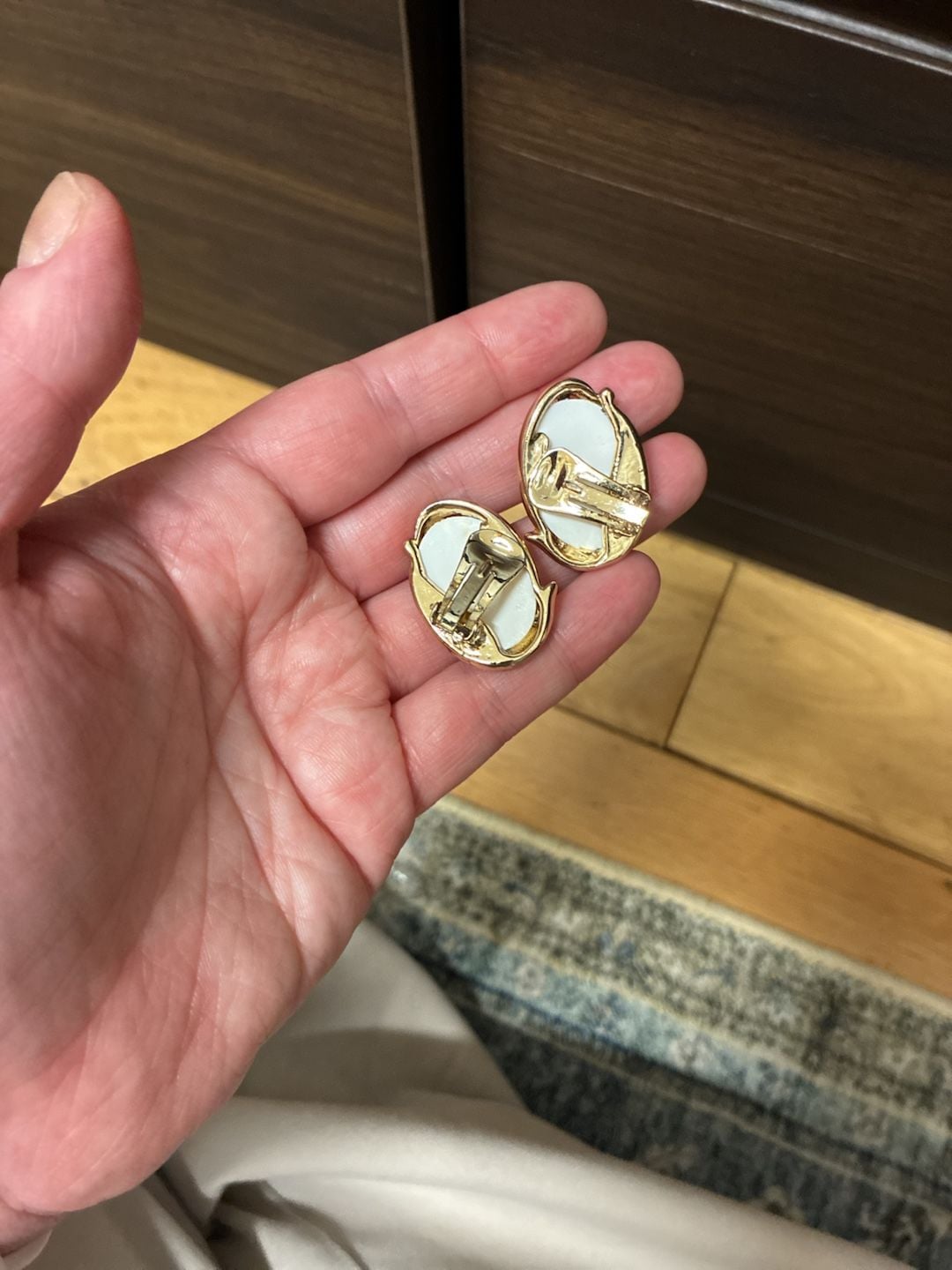Vintage Trifari Clip-On Earrings Gold Tone White Cabochon Bolero 4