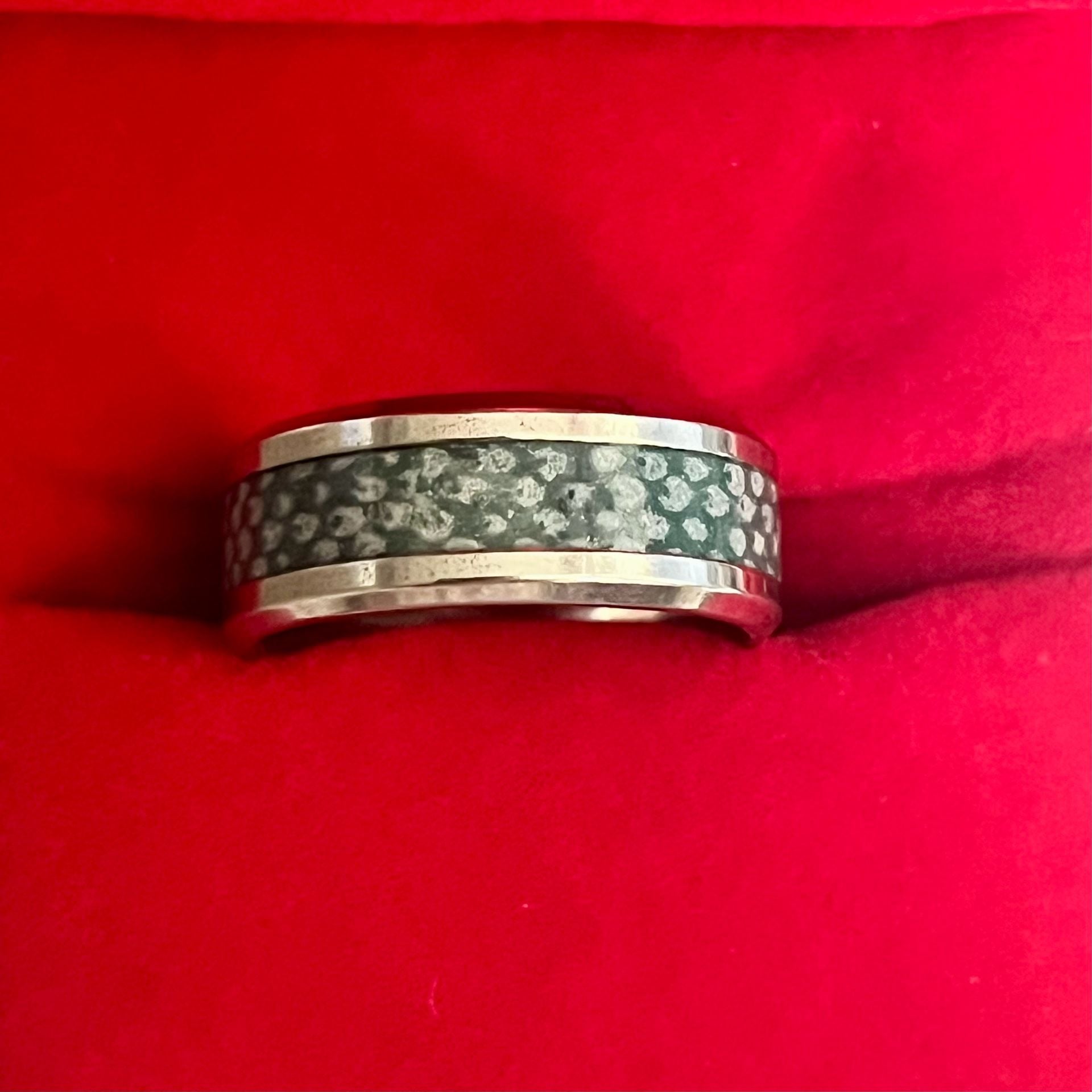 Jeulia Tungsten Hammered Moss Agate 6mm Ring Size 7 4