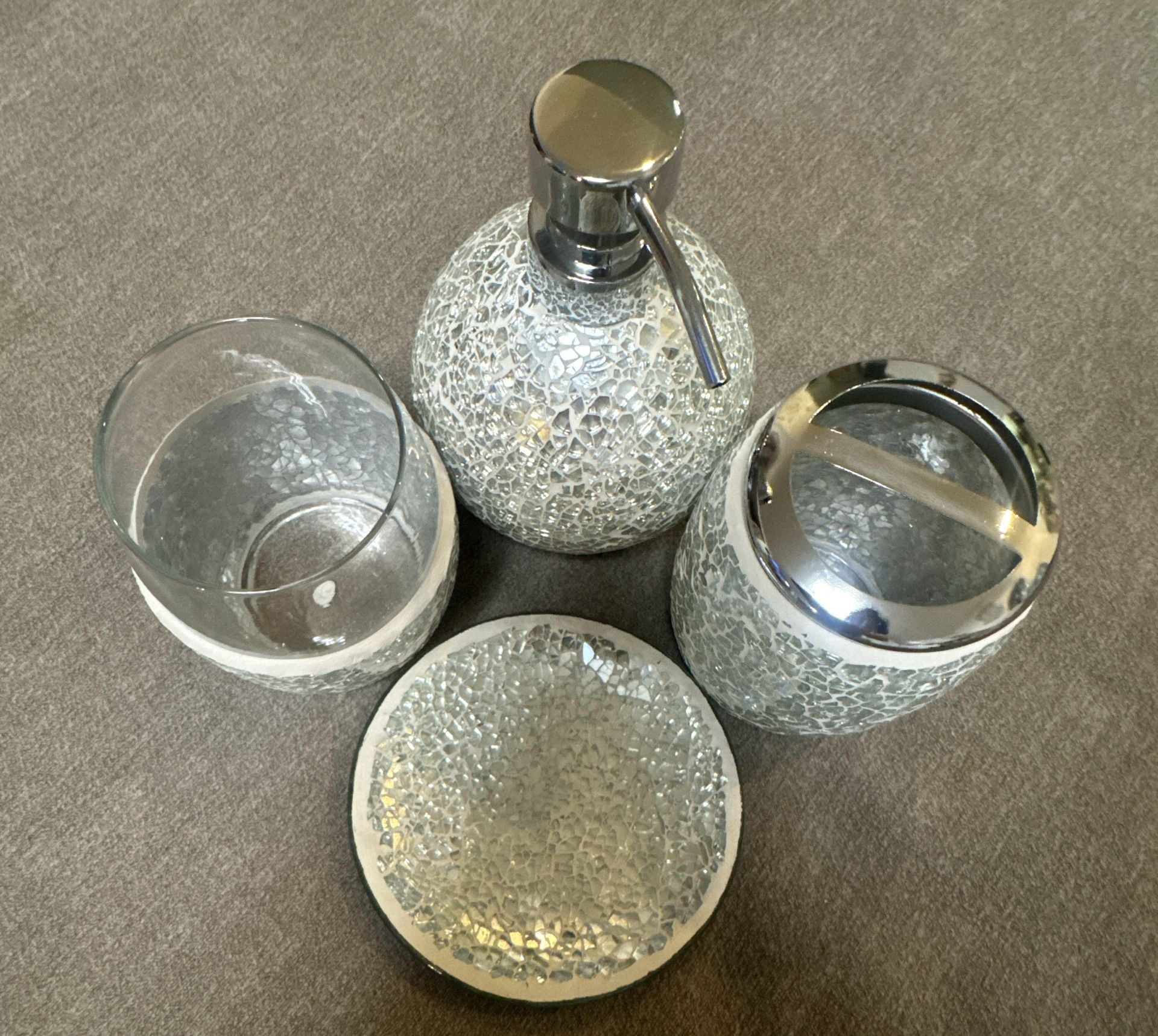 4-Piece Mosaic Mirrored Bathroom Accessory Set 18