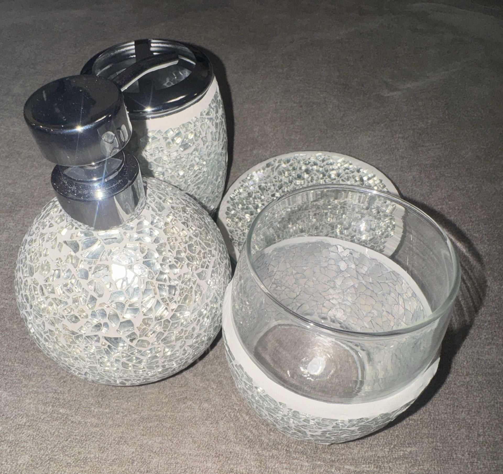 4-Piece Mosaic Mirrored Bathroom Accessory Set 19