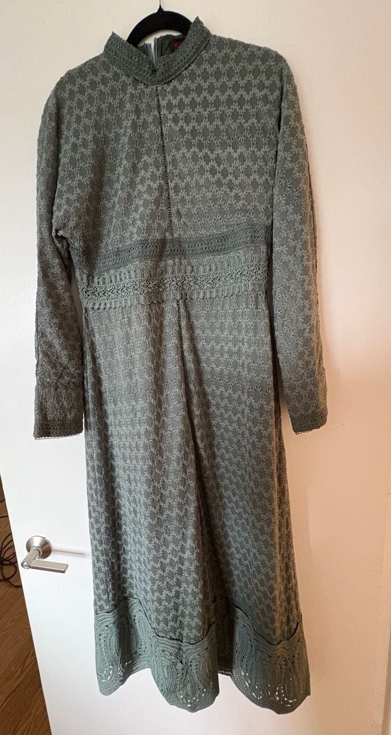 Dôen Midi Dress Green Long Sleeve Embroidered Lace 2