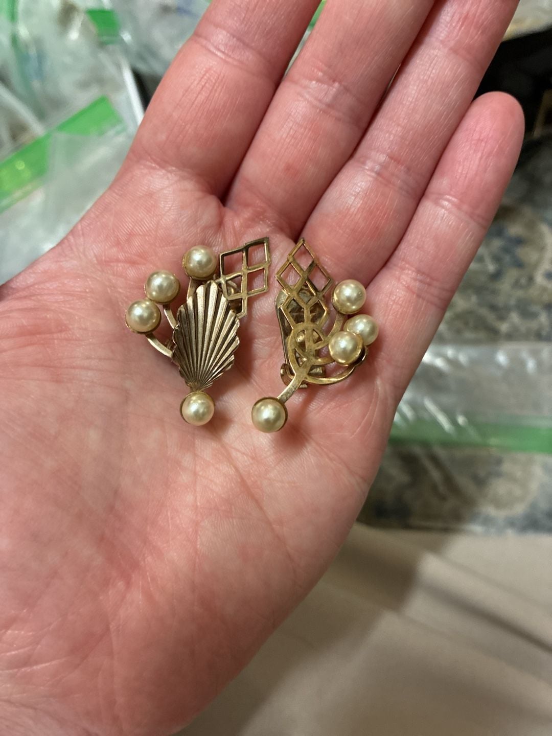 Vintage Gold Tone Faux Pearl Clip-On Earrings Art Deco Style 4