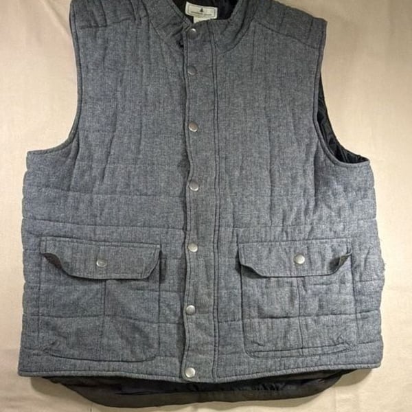 Southern Pines Quilted Vest Size XL Grey Herringbone Snap Puffer