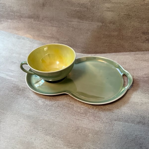 Vtg 1930’s VICTORIA Czechoslovakia Lustreware Pair Tea Cup & Snack Plate 