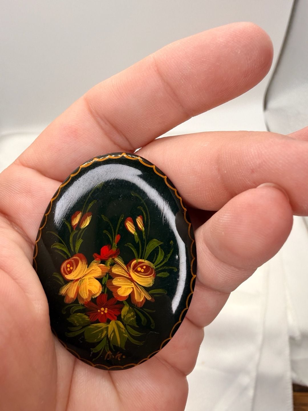 Vintage Russian Lacquer Floral Hand Painted Brooch Pin 2
