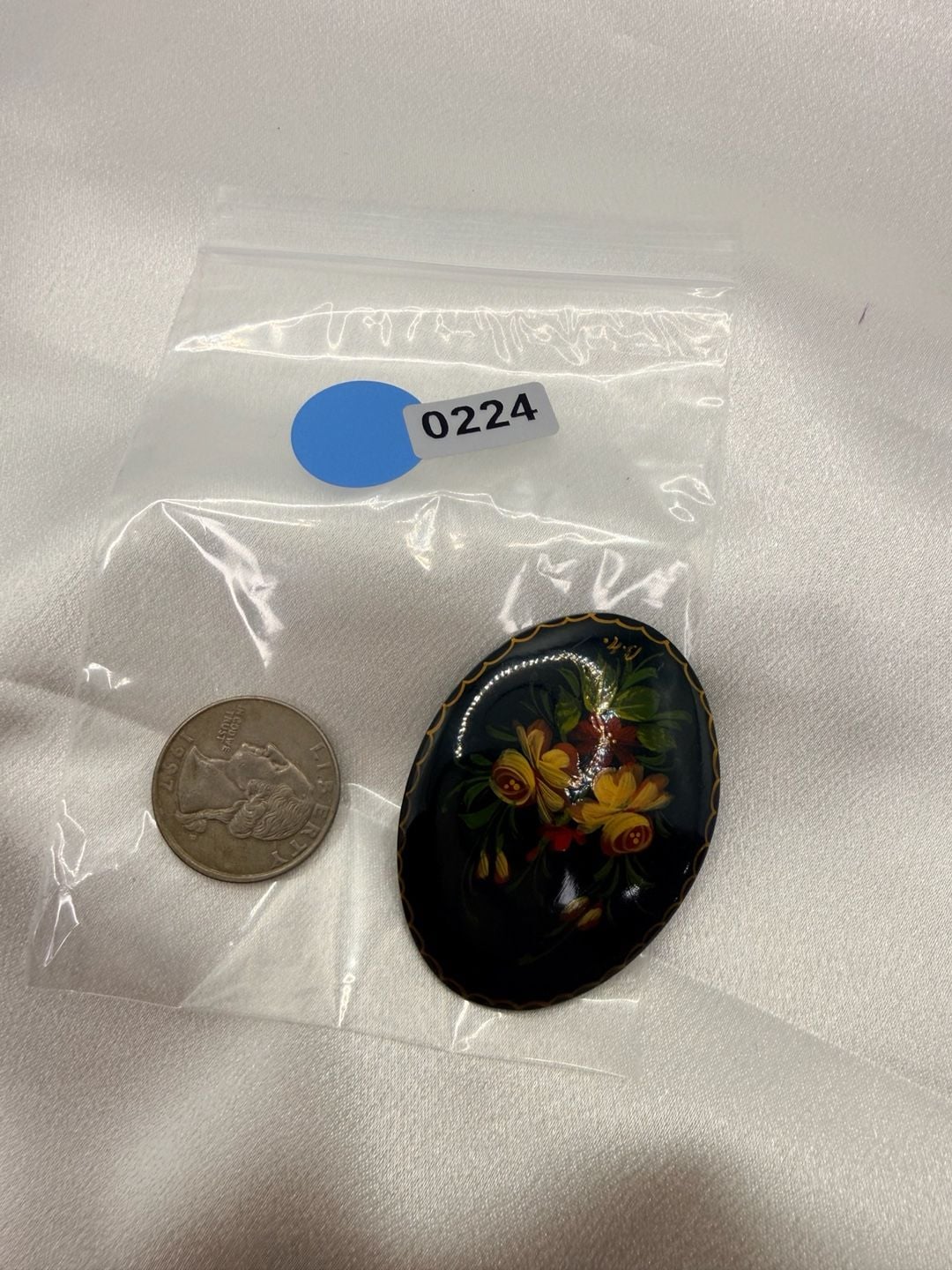 Vintage Russian Lacquer Floral Hand Painted Brooch Pin 3