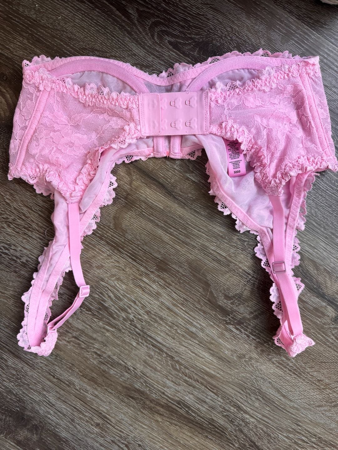 SKIMS LIMITED EDITION LACE Bra Size 32DD NWOT 3