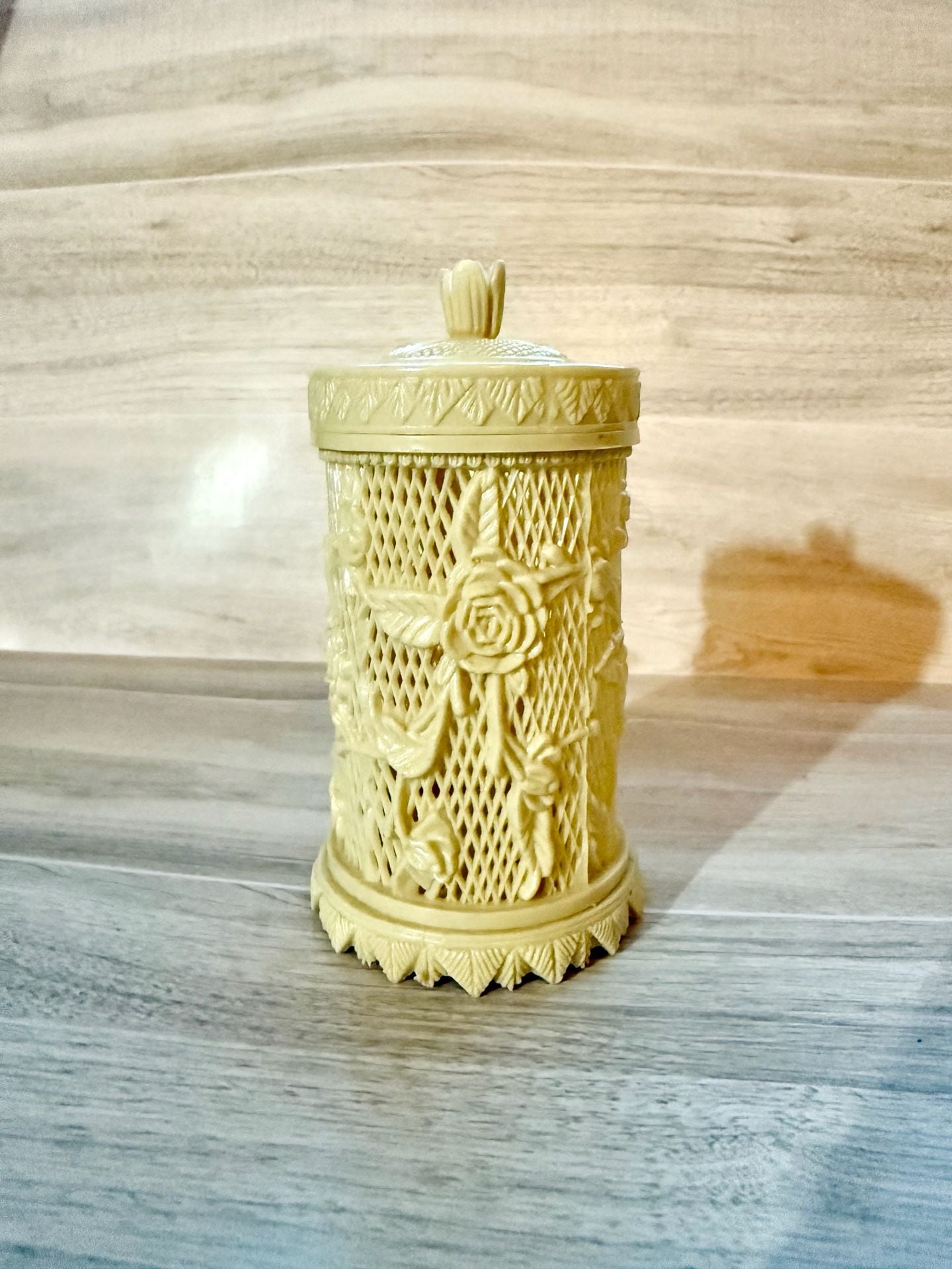 1960’s Ivory Celluloid Hors D' Oeurves Serving Forks Container 2