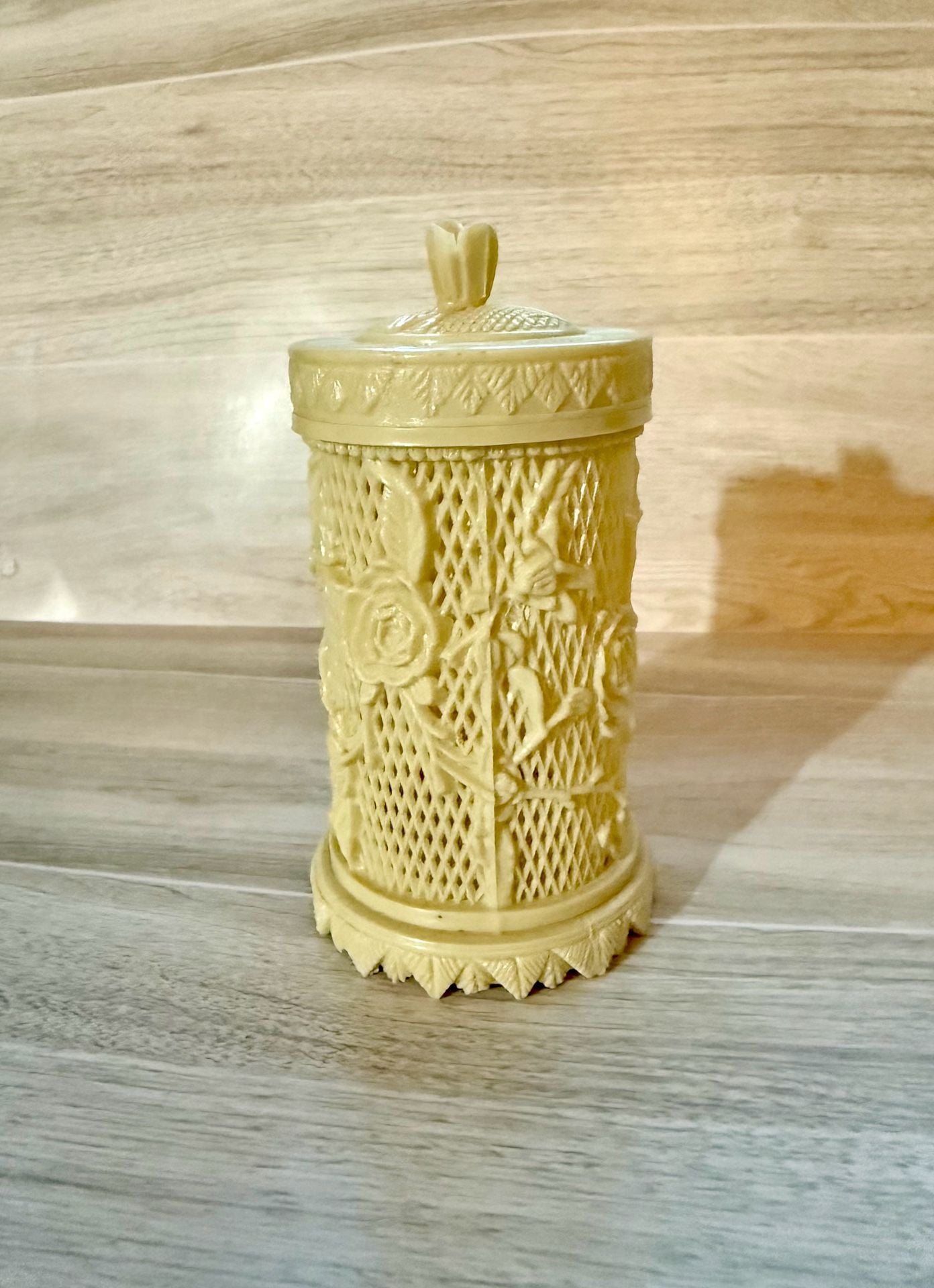 1960’s Ivory Celluloid Hors D' Oeurves Serving Forks Container 3