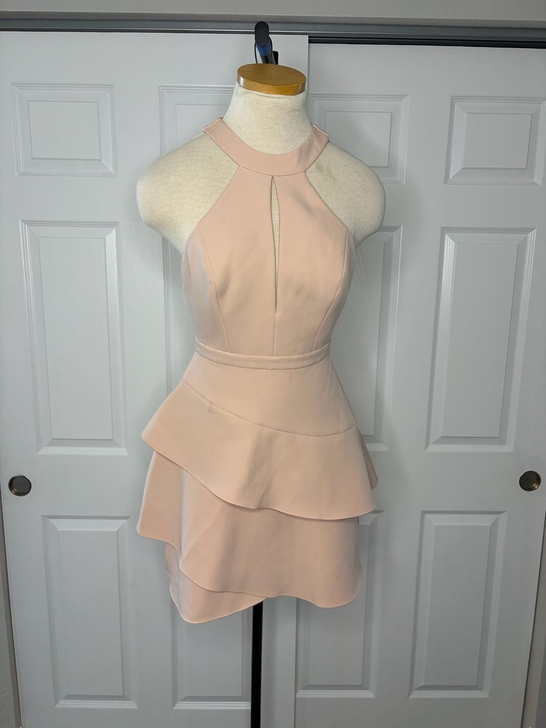 070-Bcbgmaxazria Tiered Halter Dress Size 4 Blush Pink Cocktail Ruffle Mini 3