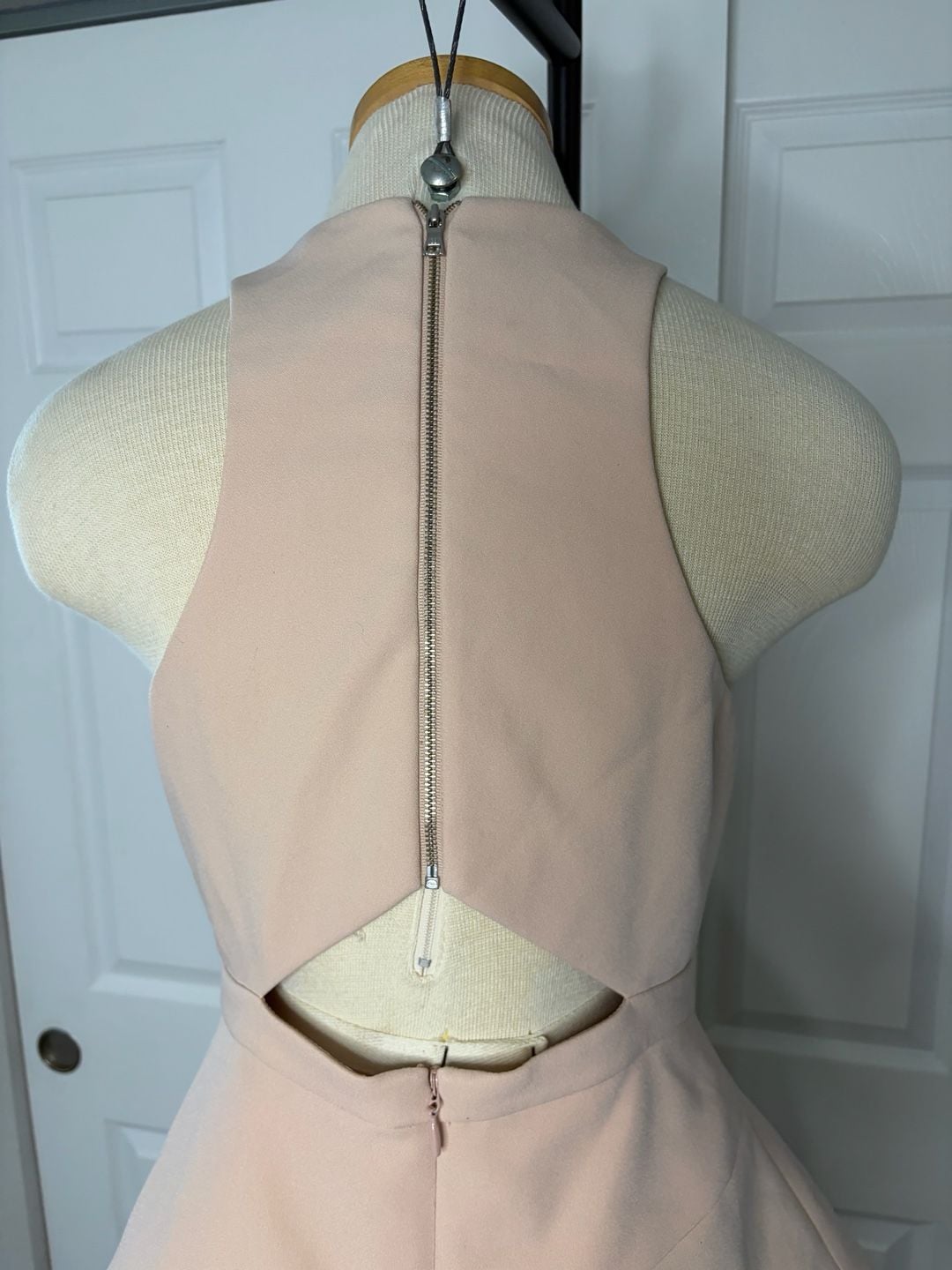 070-Bcbgmaxazria Tiered Halter Dress Size 4 Blush Pink Cocktail Ruffle Mini 10