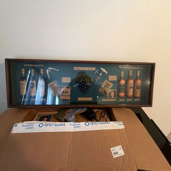 Vintage Wines of the World Shadow Box Wooden Display great condition