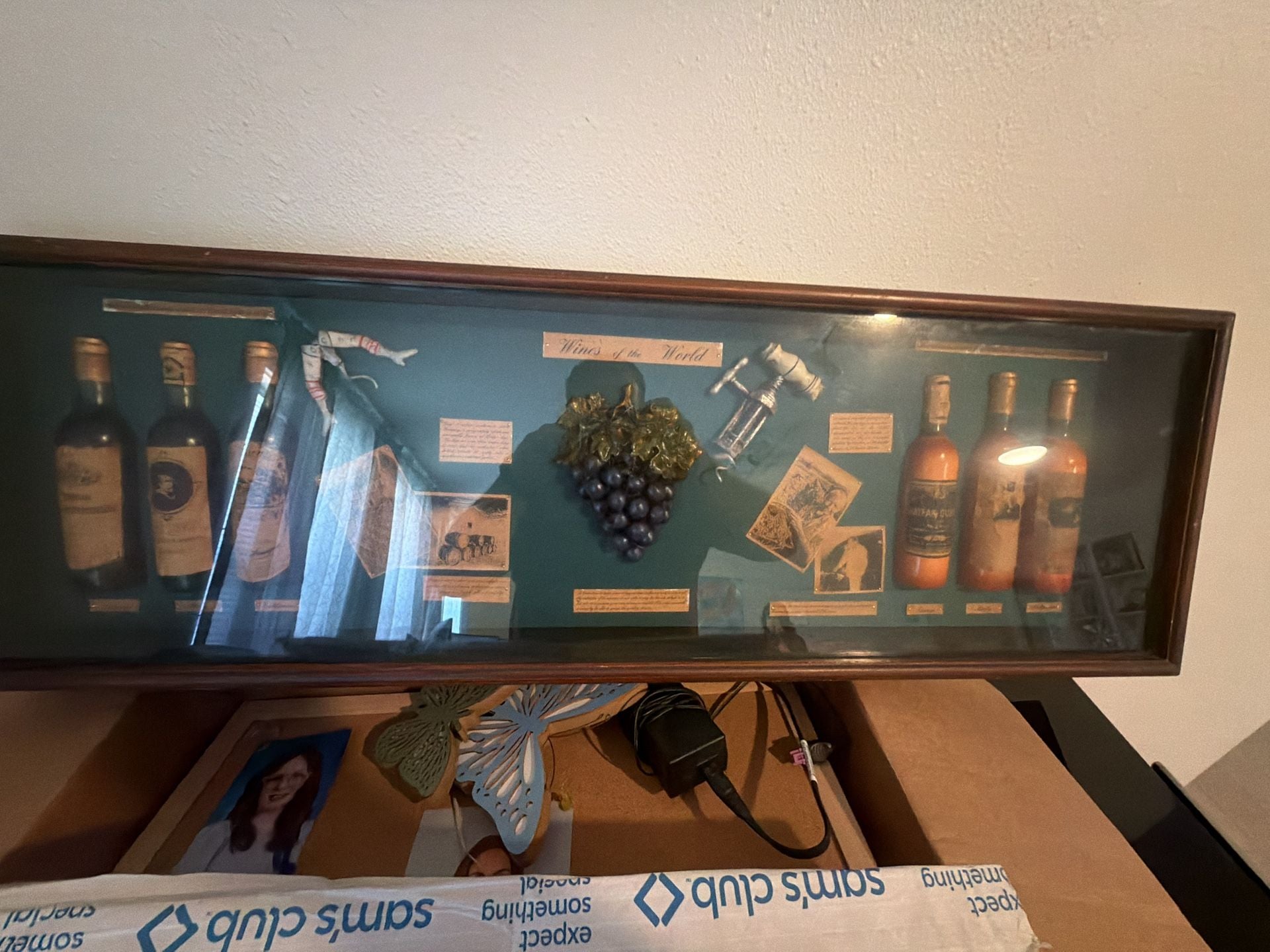 Vintage Wines of the World Shadow Box Wooden Display great condition 5
