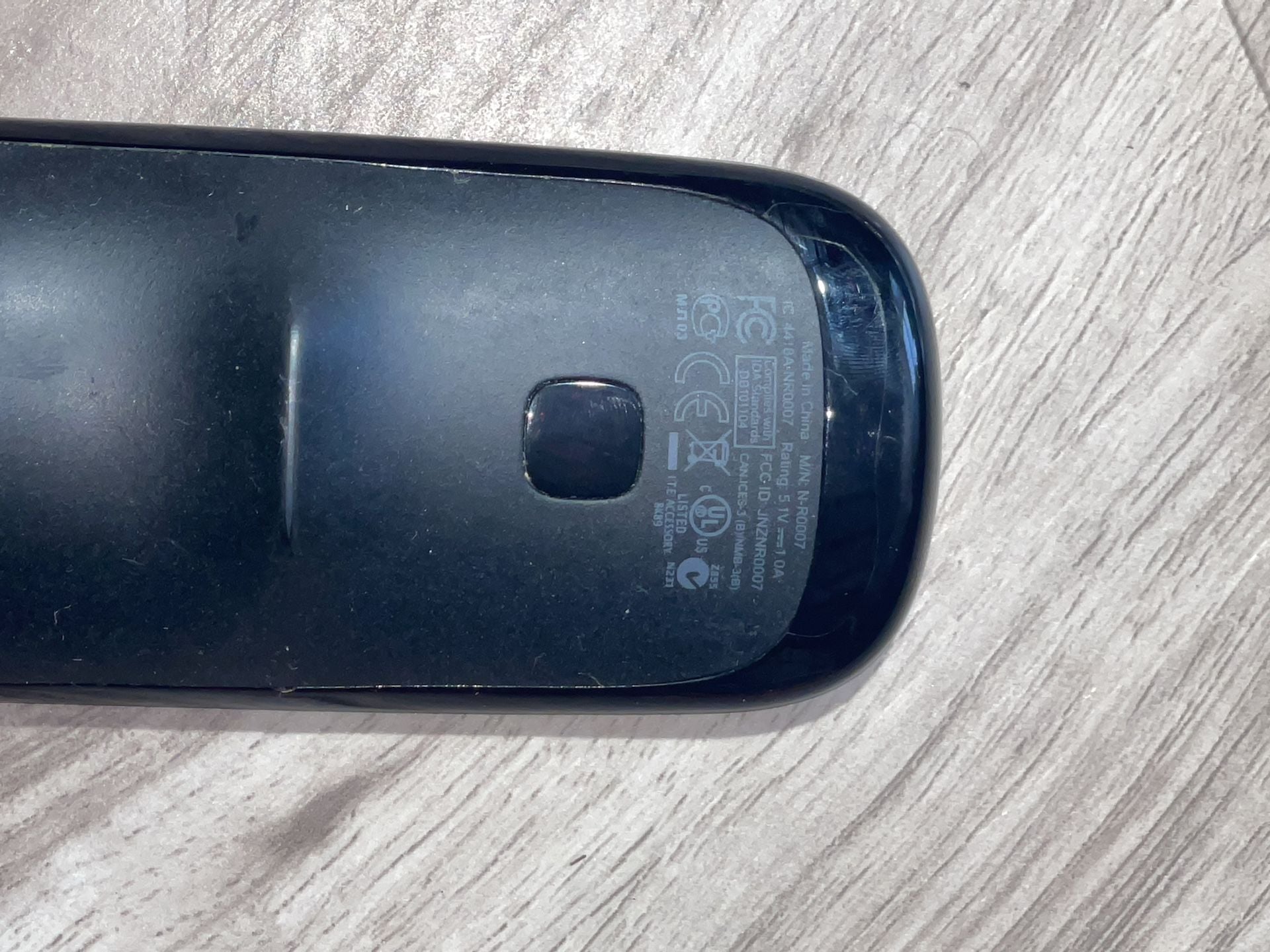 Logitech Harmony Ultimate Remote Control with Charging Dock base ir blaster 7