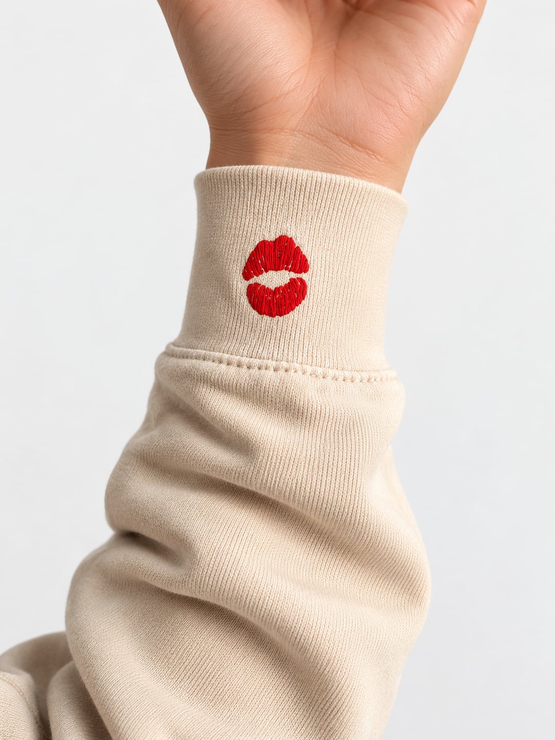 Affirmation Apparel Cream "Born to Slay" Multi-Kiss Graphic Hoodie Size: Small 3