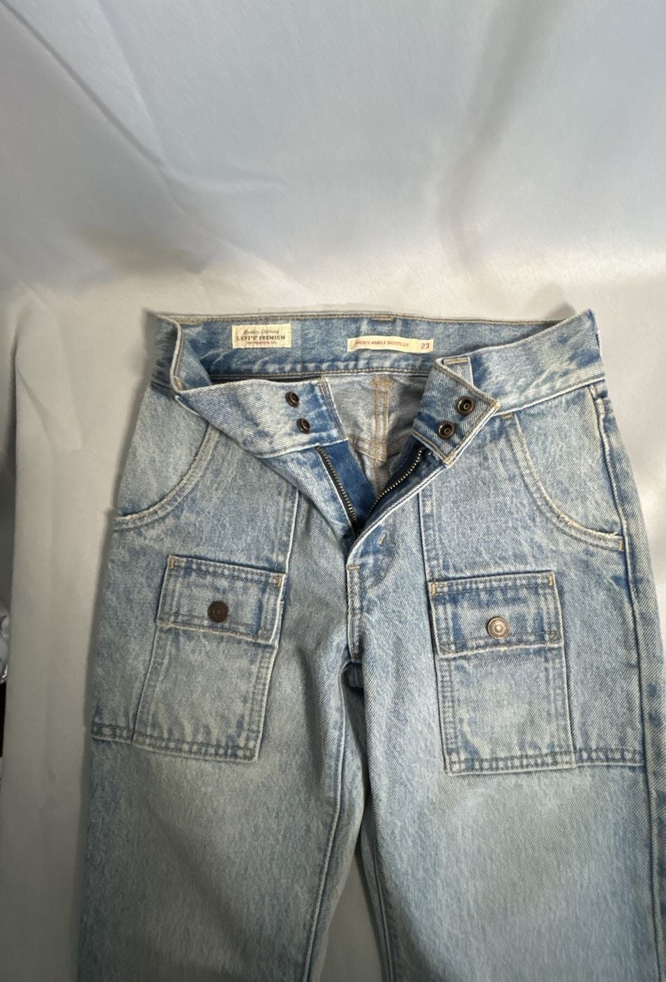 Levi's Premium Middy Ankle Bootcut Size 23 Jeans (320) 3