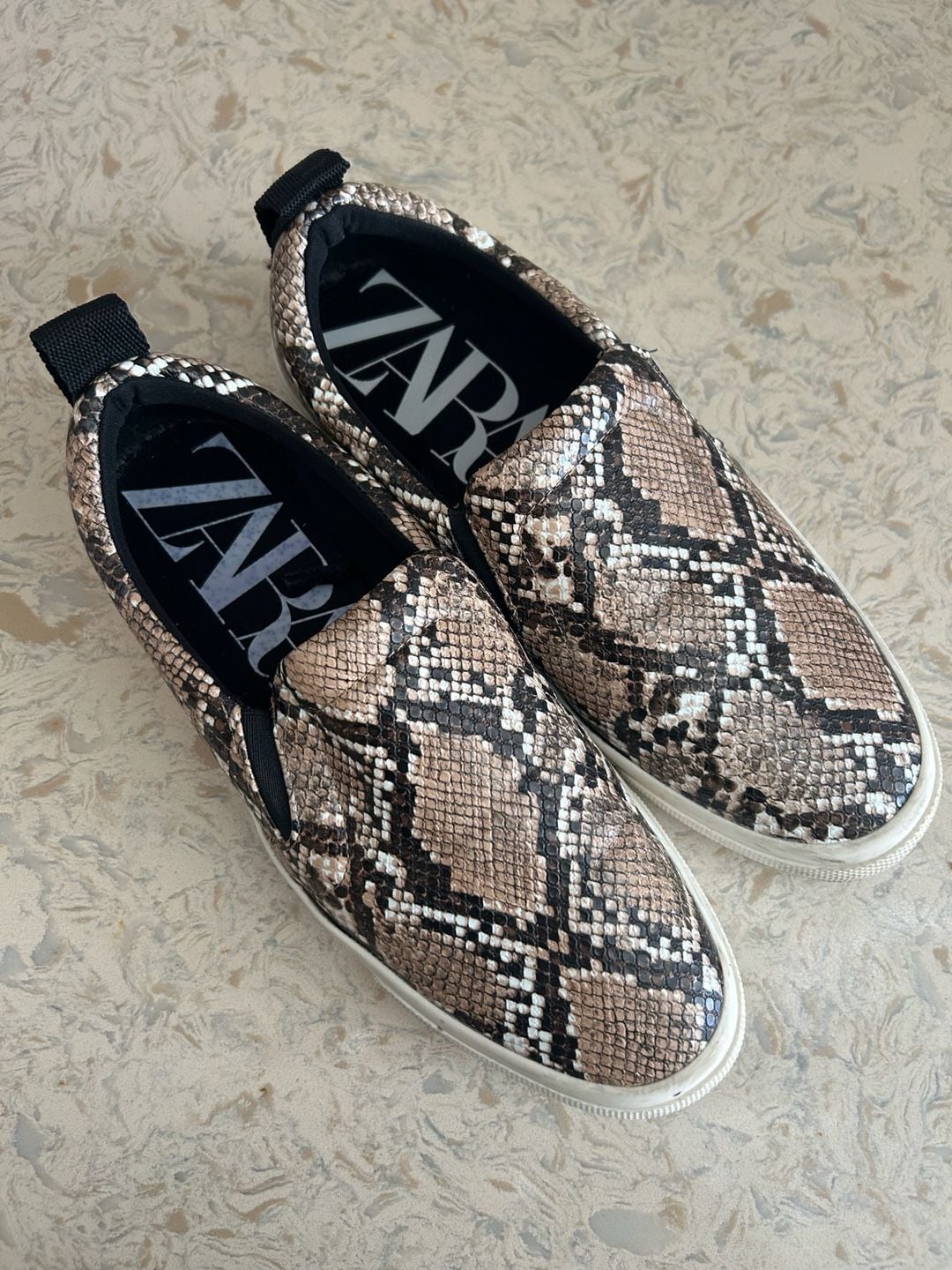 Zara Slip On Sneakers Size 40 Snakeskin Print 2