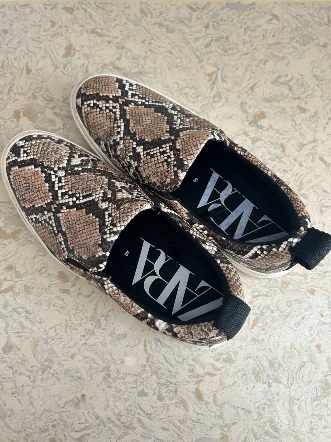 Zara Slip On Sneakers Size 40 Snakeskin Print 4
