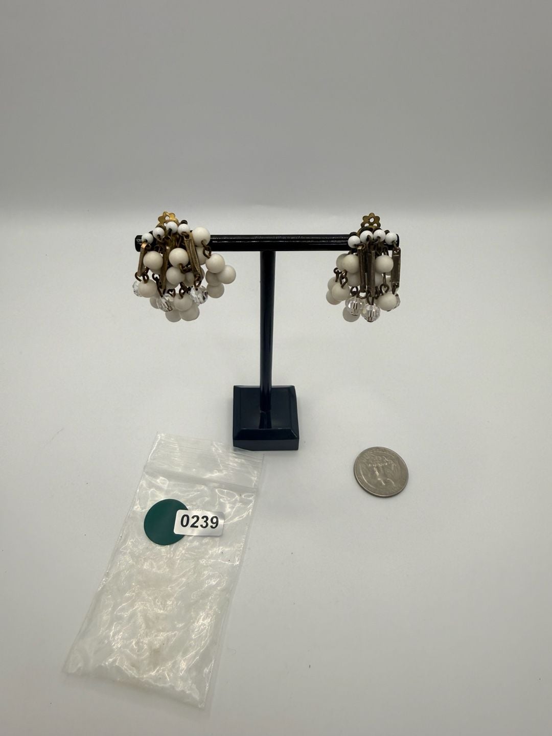 Lisner Vintage White Bead Cluster Clip On Earrings 4