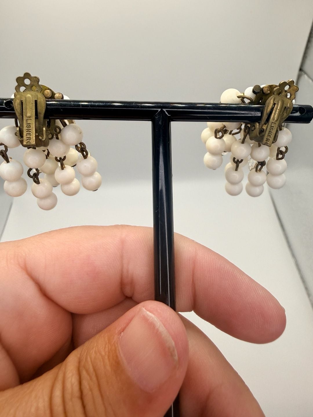 Lisner Vintage White Bead Cluster Clip On Earrings 5