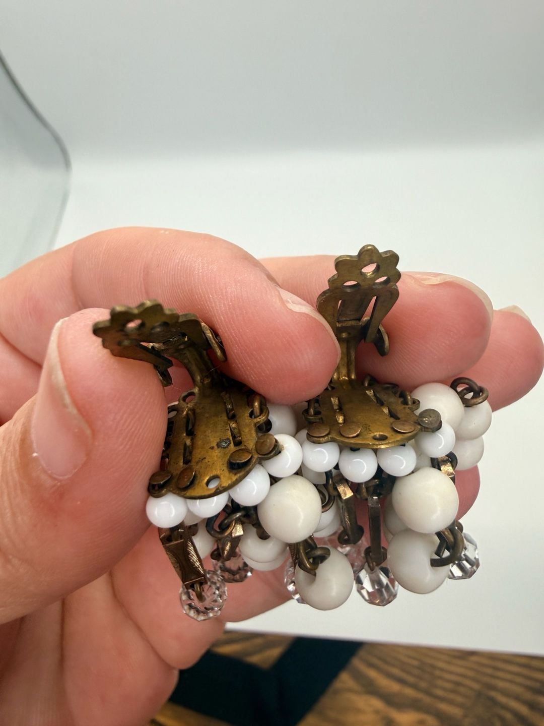 Lisner Vintage White Bead Cluster Clip On Earrings 6