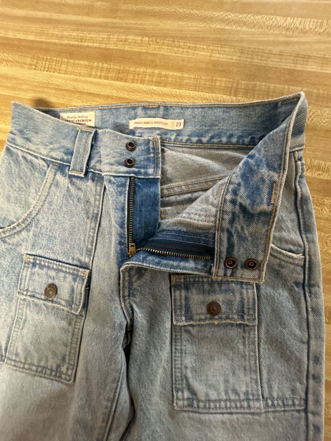 Levi's Premium Middy Ankle Bootcut Size 23 Jeans (320) 8