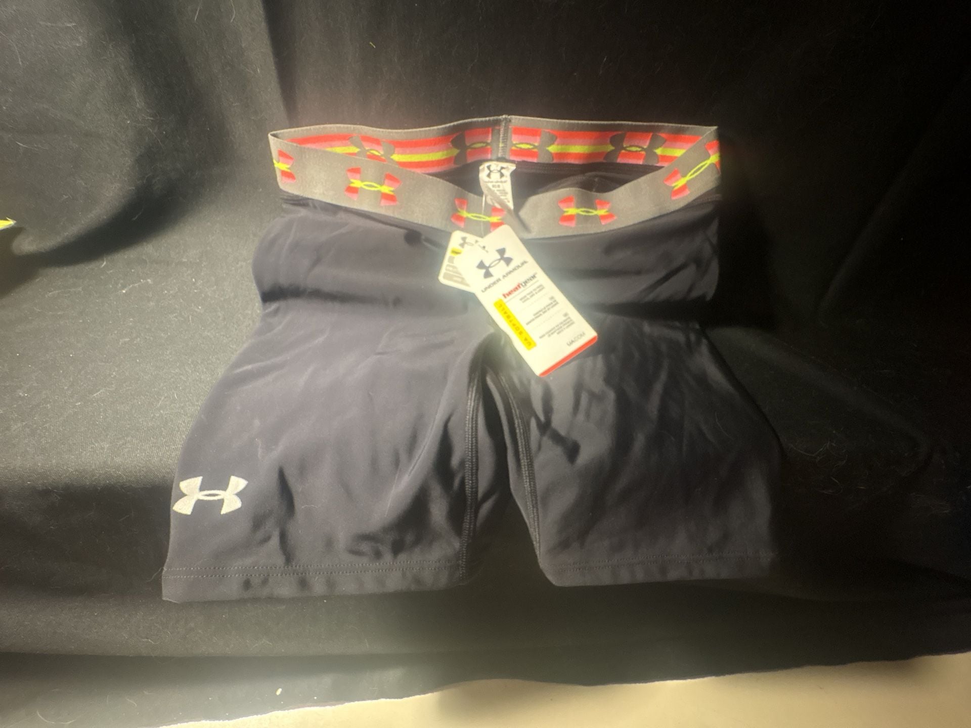 Under Armour Strike Zone Slider Shorts Size MD/M Black Softball Slider 2