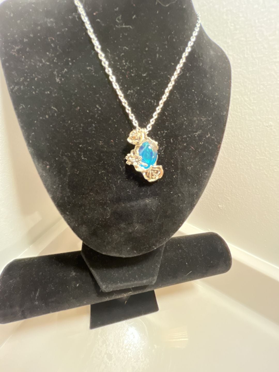 Vintage Style Silver Iridescent Moonstone Pendant Necklace 4