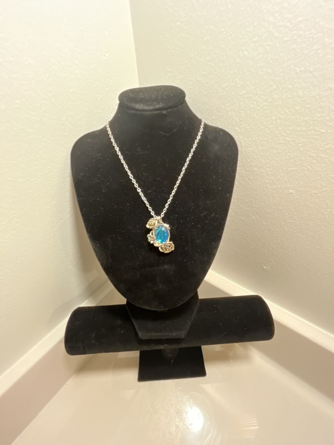 Vintage Style Silver Iridescent Moonstone Pendant Necklace 6